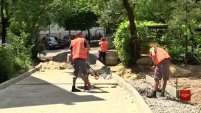 На вул. Повстанській у Львові завершують ремонт прибудинкової території