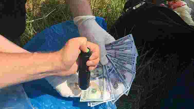 На Львівщині голова сільради вимагав у ветерана війни на Донбасі $2,5 тис. хабара