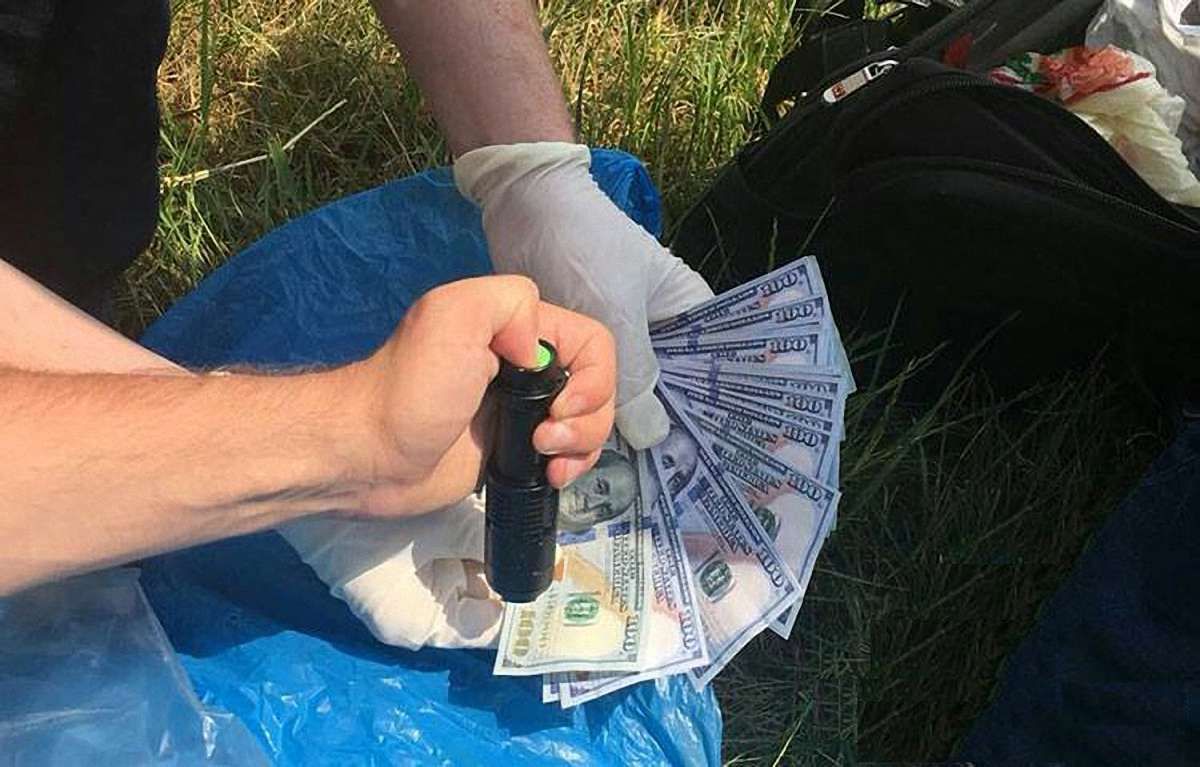 На Львівщині голова сільради вимагав у ветерана війни на Донбасі $2,5 тис. хабара