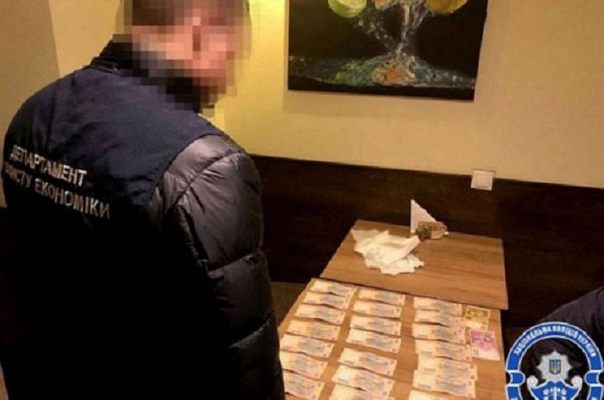 За отримання ₴10,5 тис. хабара посадовця «Укрзалізиці» у Львові оштрафували на ₴22,1 тис.