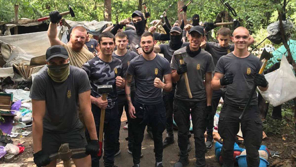 У Києві роми пішли з лісового табору після погроз з боку «Національних дружин»