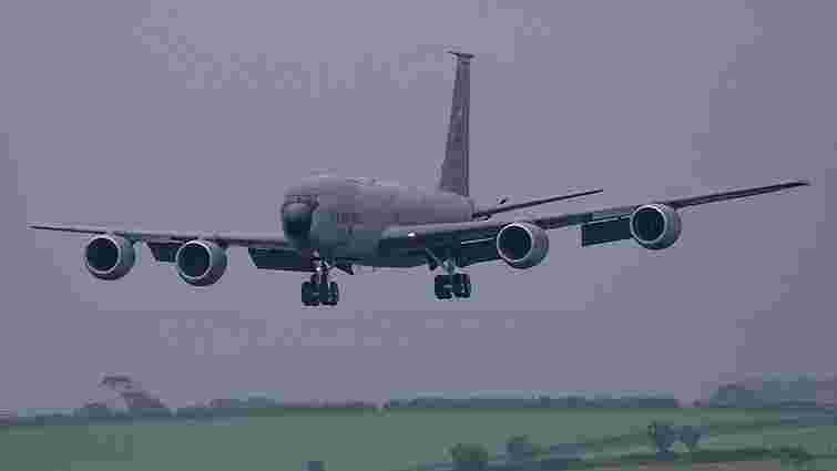 До Львова прилетіли п'ять американських військових літаків KC-135 Stratotanker
