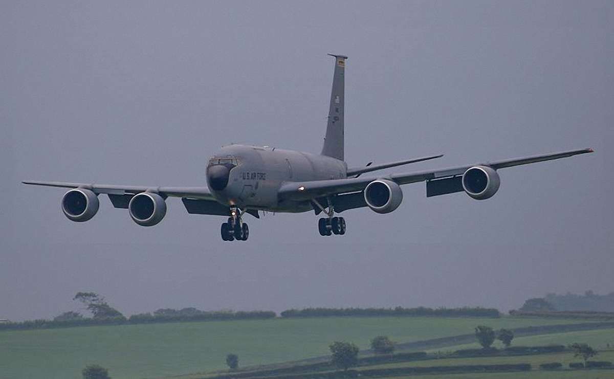 До Львова прилетіли п'ять американських військових літаків KC-135 Stratotanker