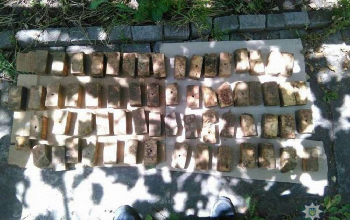 У Краматорську пенсіонерка здала поліції 26 кг вибухівки покійного чоловіка