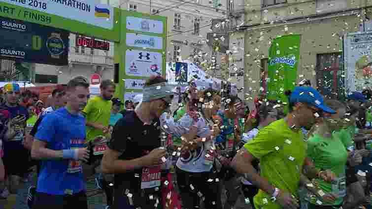 У Львові у марафонському забігу змагається понад 1200 учасників