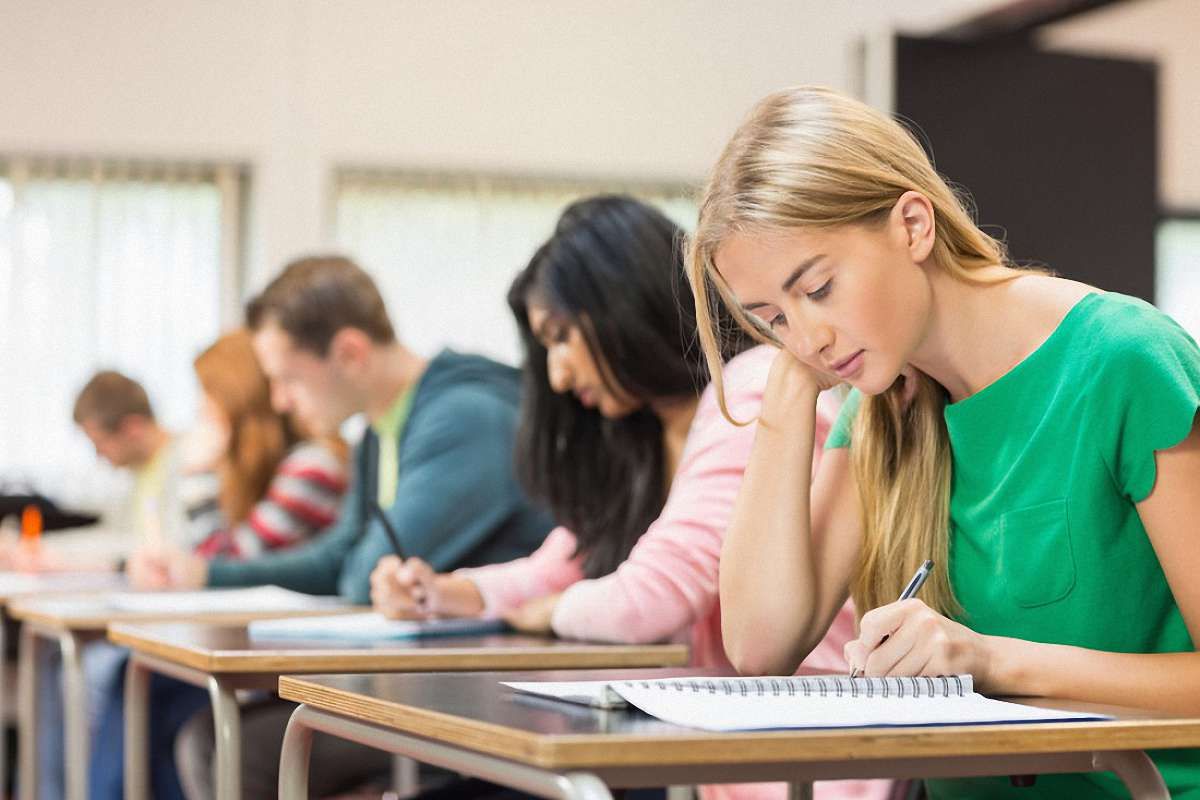 Лише 0,02% школярів не впоралися із аудіюванням на ЗНО з англійської мови