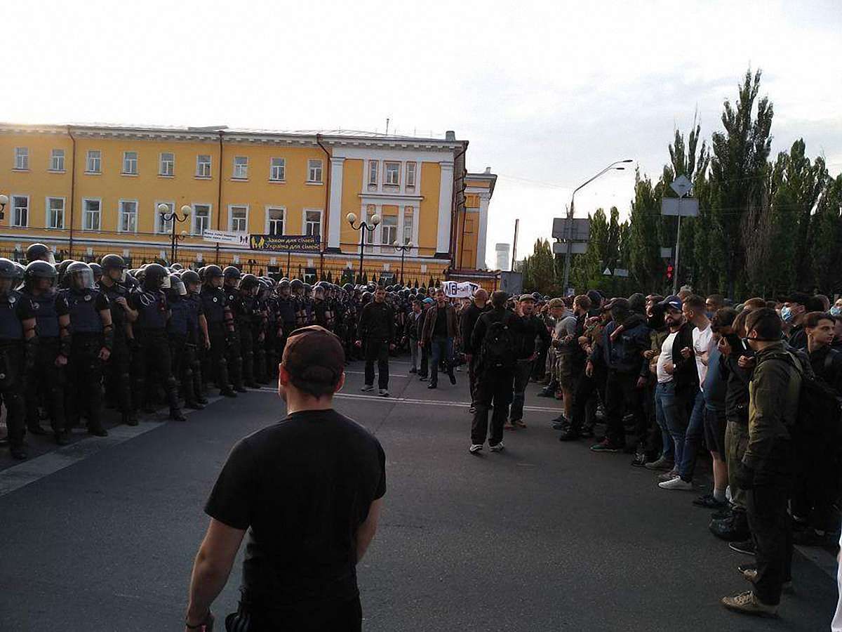 Київська поліція застосувала силу до праворадикалів, що протестували проти «Маршу рівності»