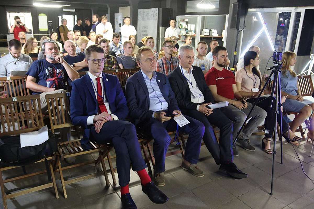 Мер Львова у Тернополі розповів про стратегію успіху українських міст