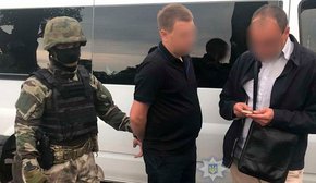 На Львівщині затримали чотирьох вимагачів, які погрожували вбивством підприємцю