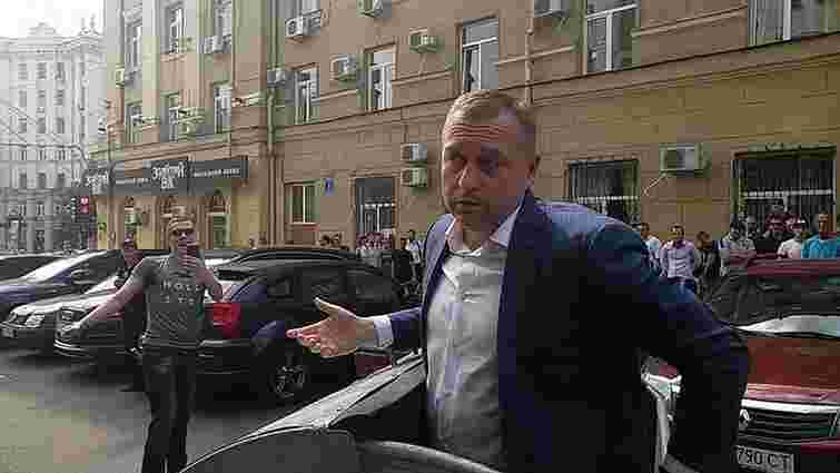 Заступника міського голови Харкова кинули в сміттєвий бак