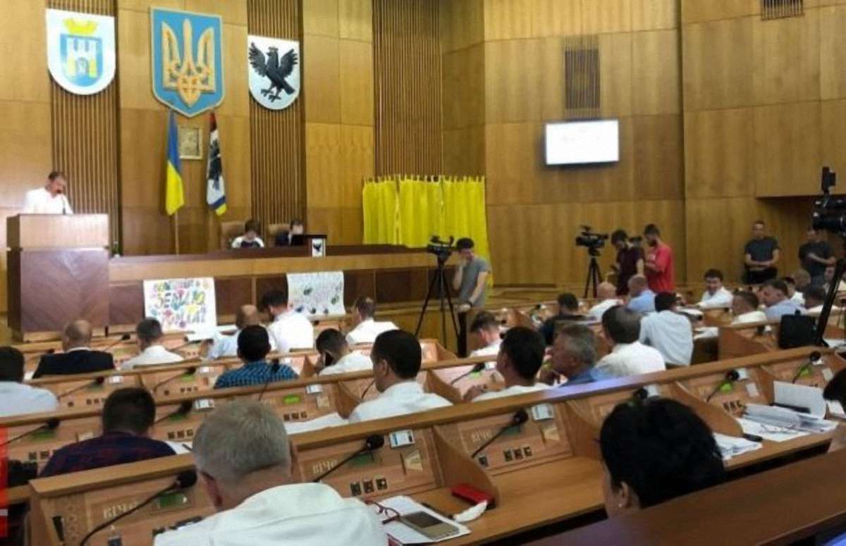 Депутати міськради Івано-Франківська підтримали звернення проти гомосексуалізму в системі освіти