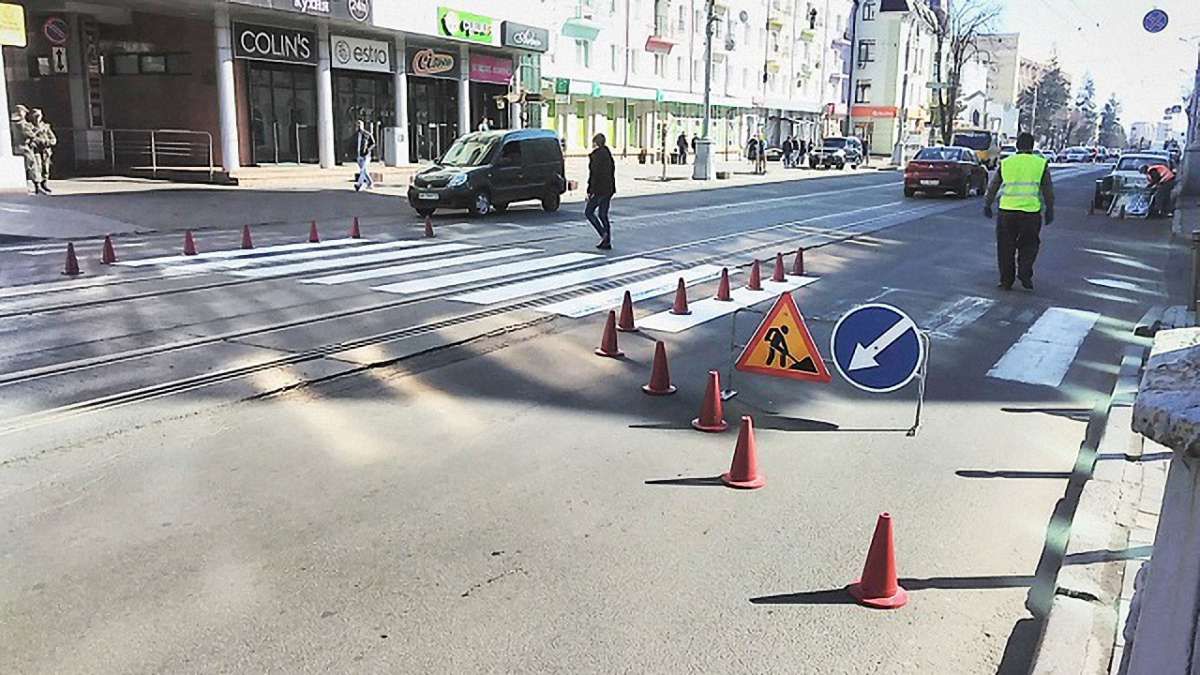 В українських містах та селах звузять смуги руху на вулицях