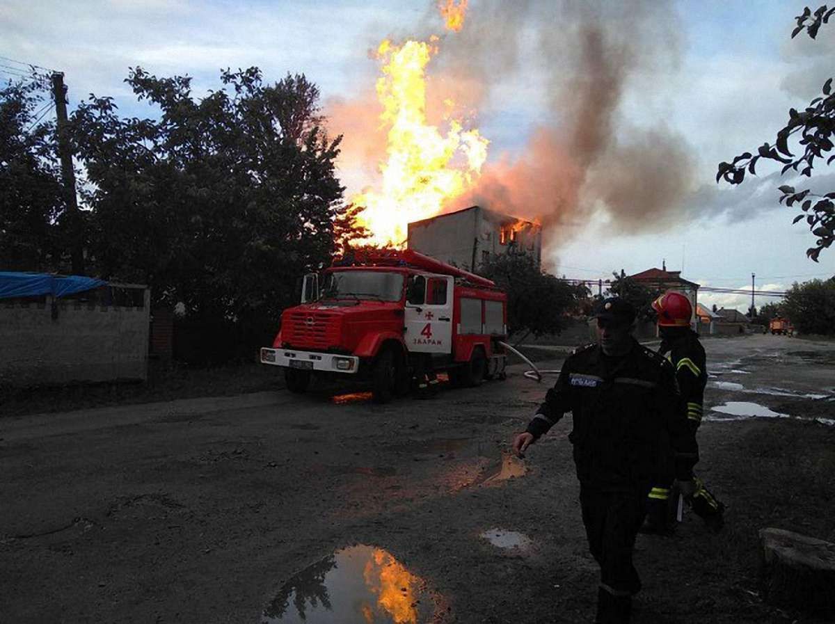 Масштабна пожежа сталася на спиртовій базі у Тернопільській області
