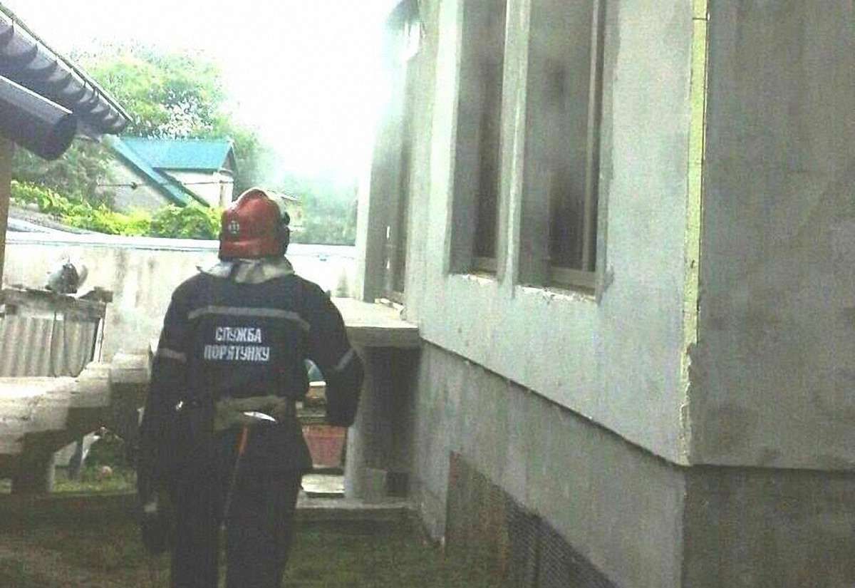 Троє людей постраждали під час пожежі у Червонограді