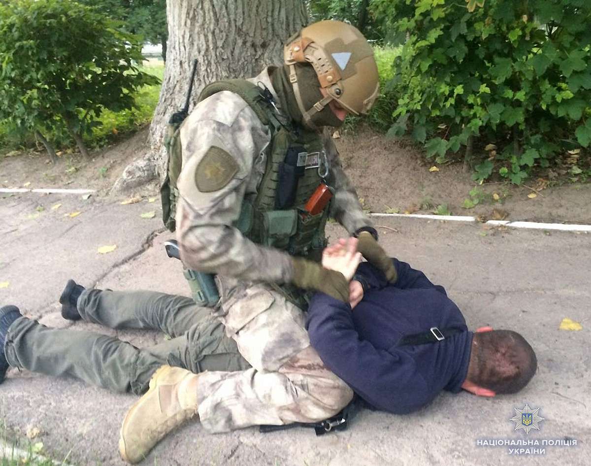 На Житомирщині затримали підозрюваних у спробі вбивства поліцейського