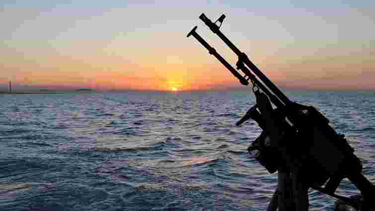 Росія перекинула в Азовське море майже 40 військових суден