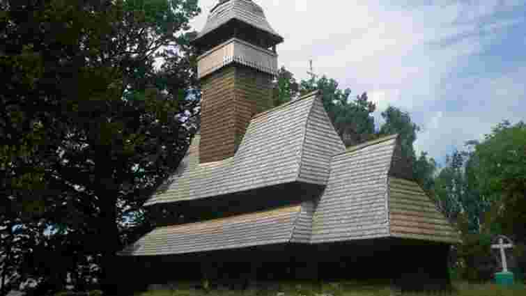 Буревій на Закарпатті пошкодив одну з найстаріших дерев'яних церков України і Європи