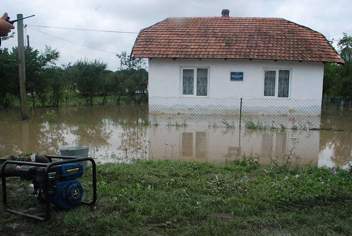 Від негоди постраждали три райони Львівської області