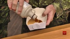 Канадські військові пригощають львів’ян млинцями на площі Ринок