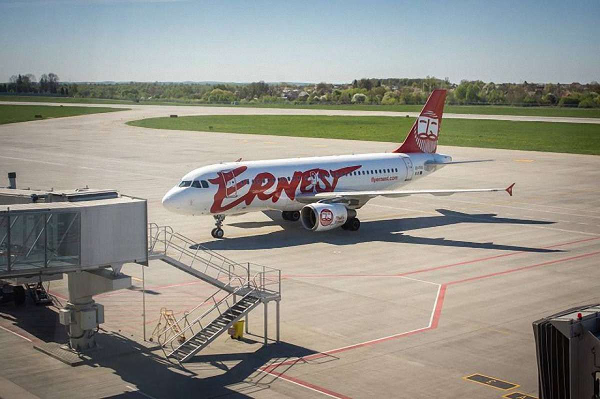 Ernest Airlines без пояснень скасував два авіарейси у львівському аеропорту
