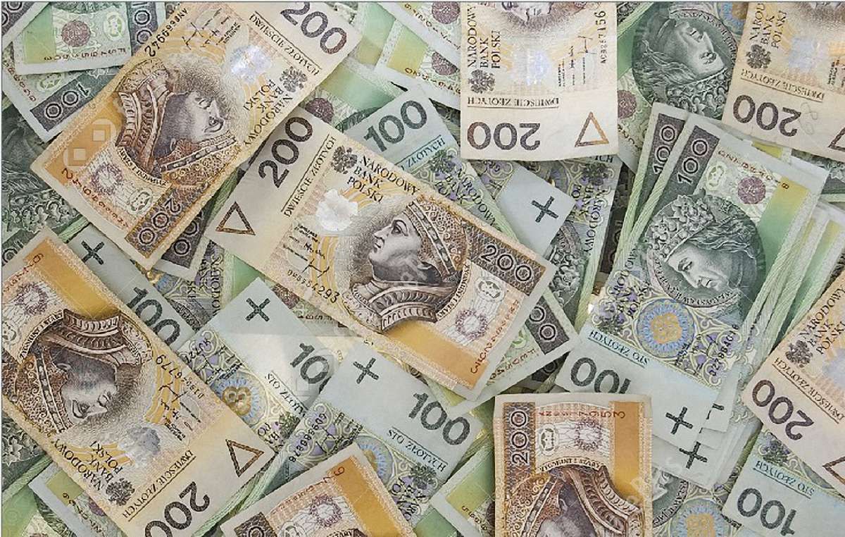 Обсяг валютних переказів з Польщі в Україну зріс на 45% 
