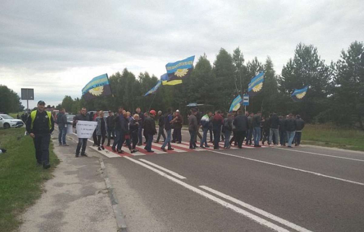 Перекриттям траси на Львівщині шахтарі домоглись виплати заборгованої зарплати