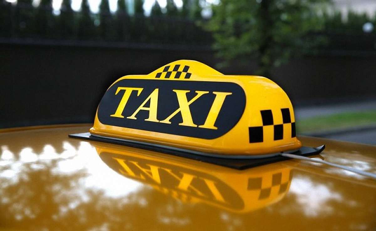 Неадекватний пасажир намагався задушити таксиста на Тернопільщині 
