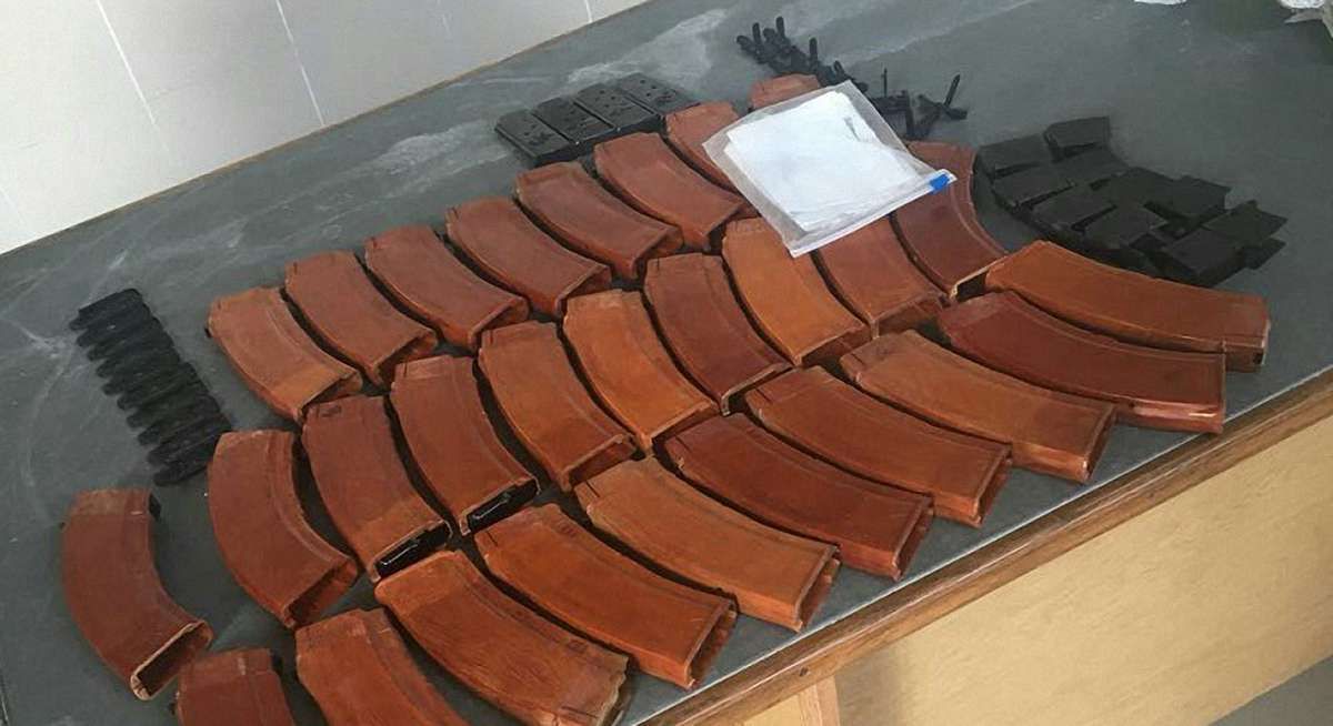 У «Краковці» у пасажирів рейсового автобуса вилучили 28 магазинів до автомата Калашникова