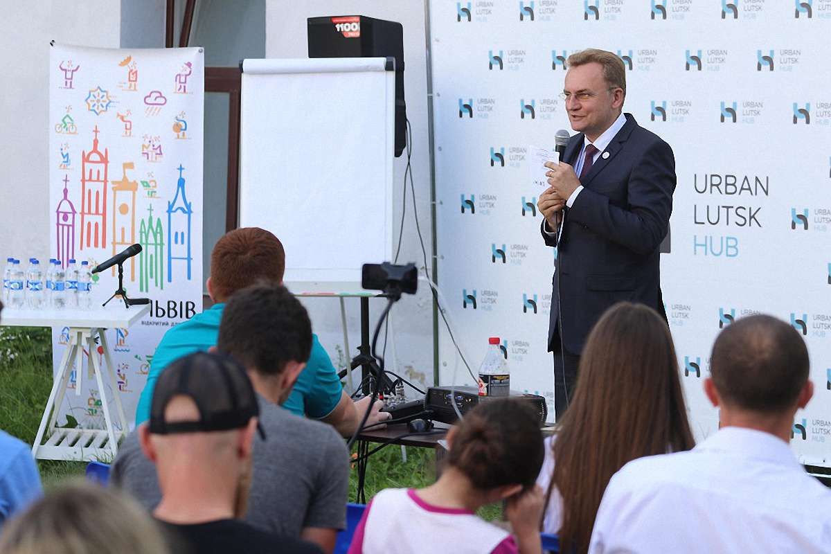 Мер Львова розповів про стратегію ідентичності міста на Urban Talks у Луцьку 