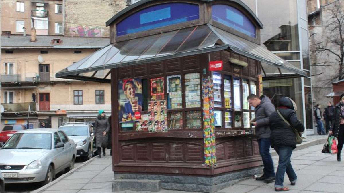 В Україні заборонили встановлювати на тротуарах МАФи і рекламні конструкції