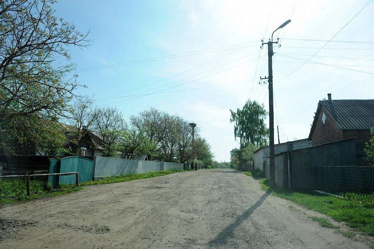  У Кам’янка-Бузькому районі водій ВАЗу на смерть збив брата  на своєму подвір'ї 