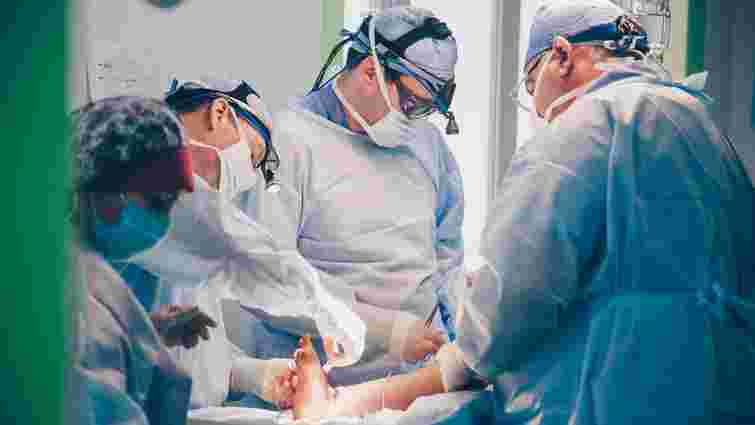 Бригада хірургів зі США тиждень оперуватиме у Львові дітей після опіків