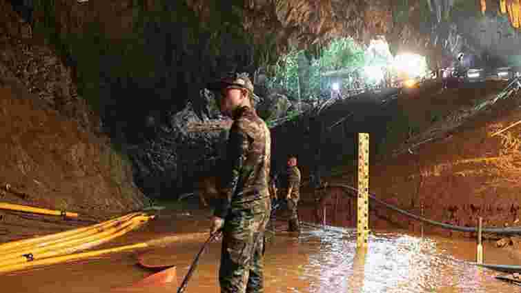 Із затопленої печери в Таїланді евакуювали всіх заблокованих дітей