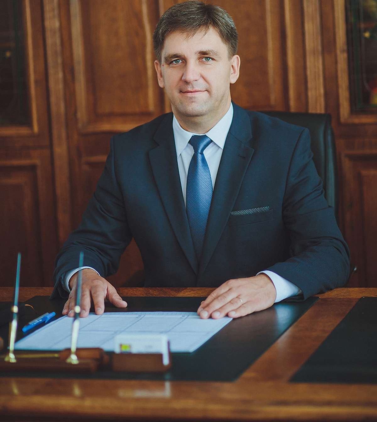 Президент звільнив з посади голову Яворівської РДА Ореста Хляна