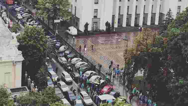 Власники авто на єврономерах заблокували центр Києва