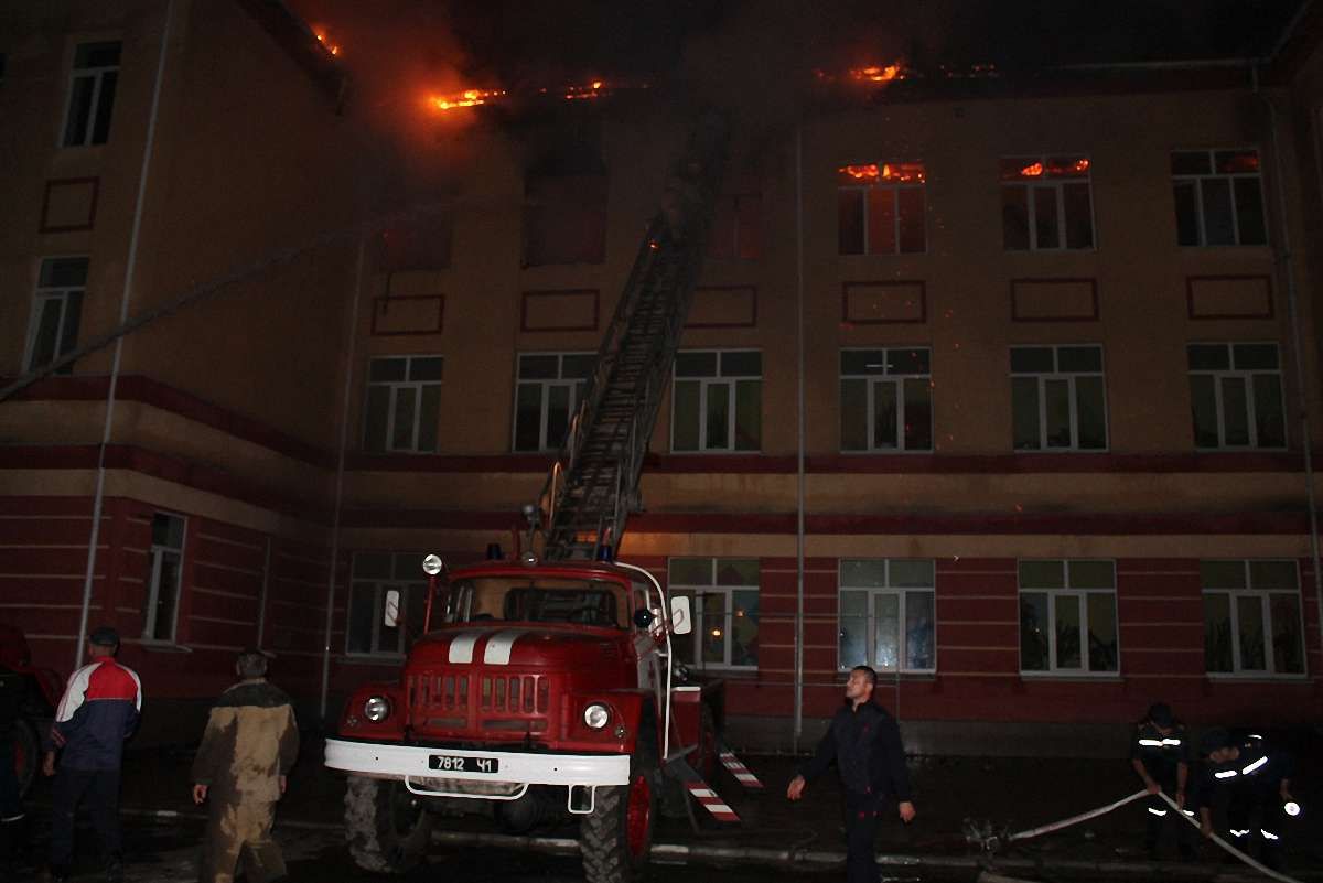 На Одещині через влучання блискавки згорів верхній поверх місцевої школи