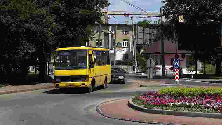 Львівські автобусні перевізники ще три місяці працюватимуть за тимчасовими договорами