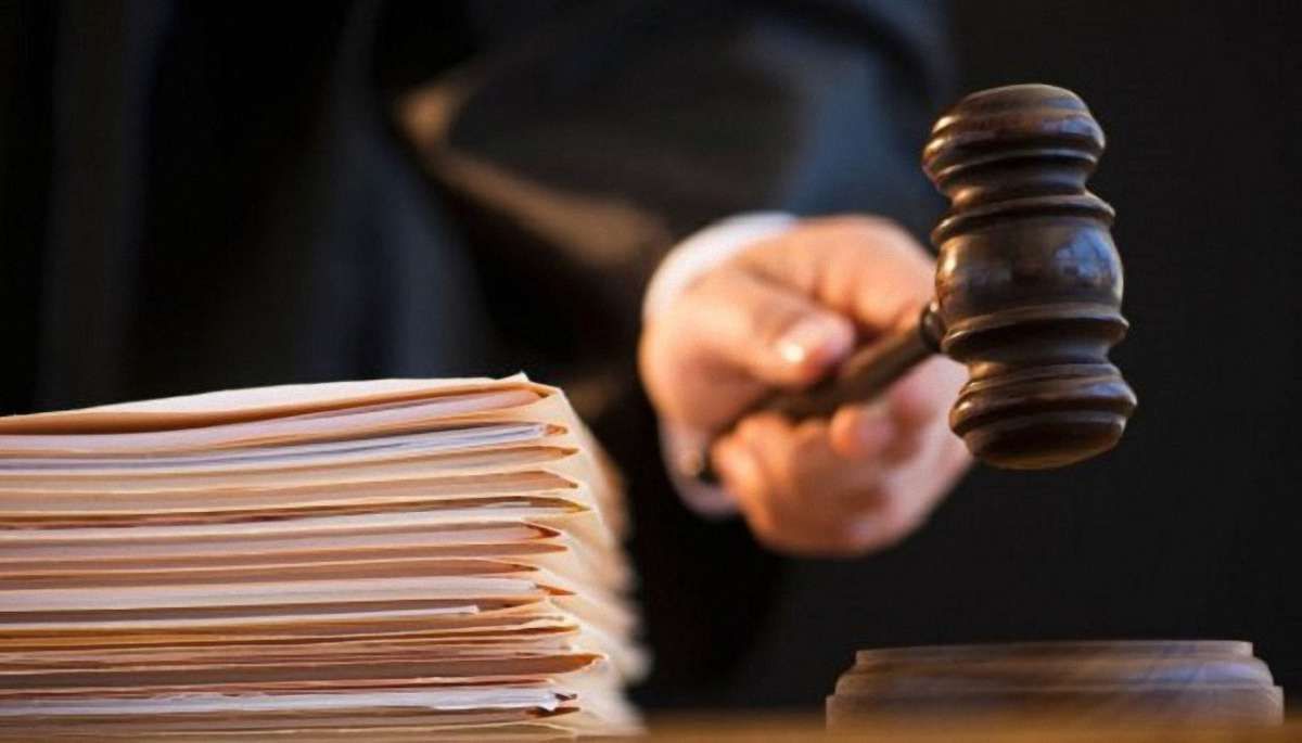 Суд оштрафував на ₴17 тис. секретаря Новокам’янської сільради за хабар та підроблення документів