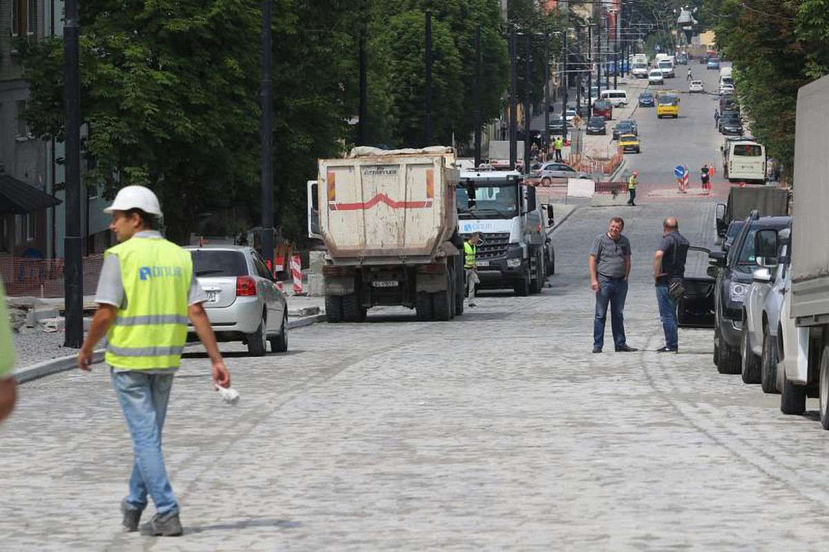 У неділю для проїзду відкриють відремонтовану частину вул. Личаківської у Львові