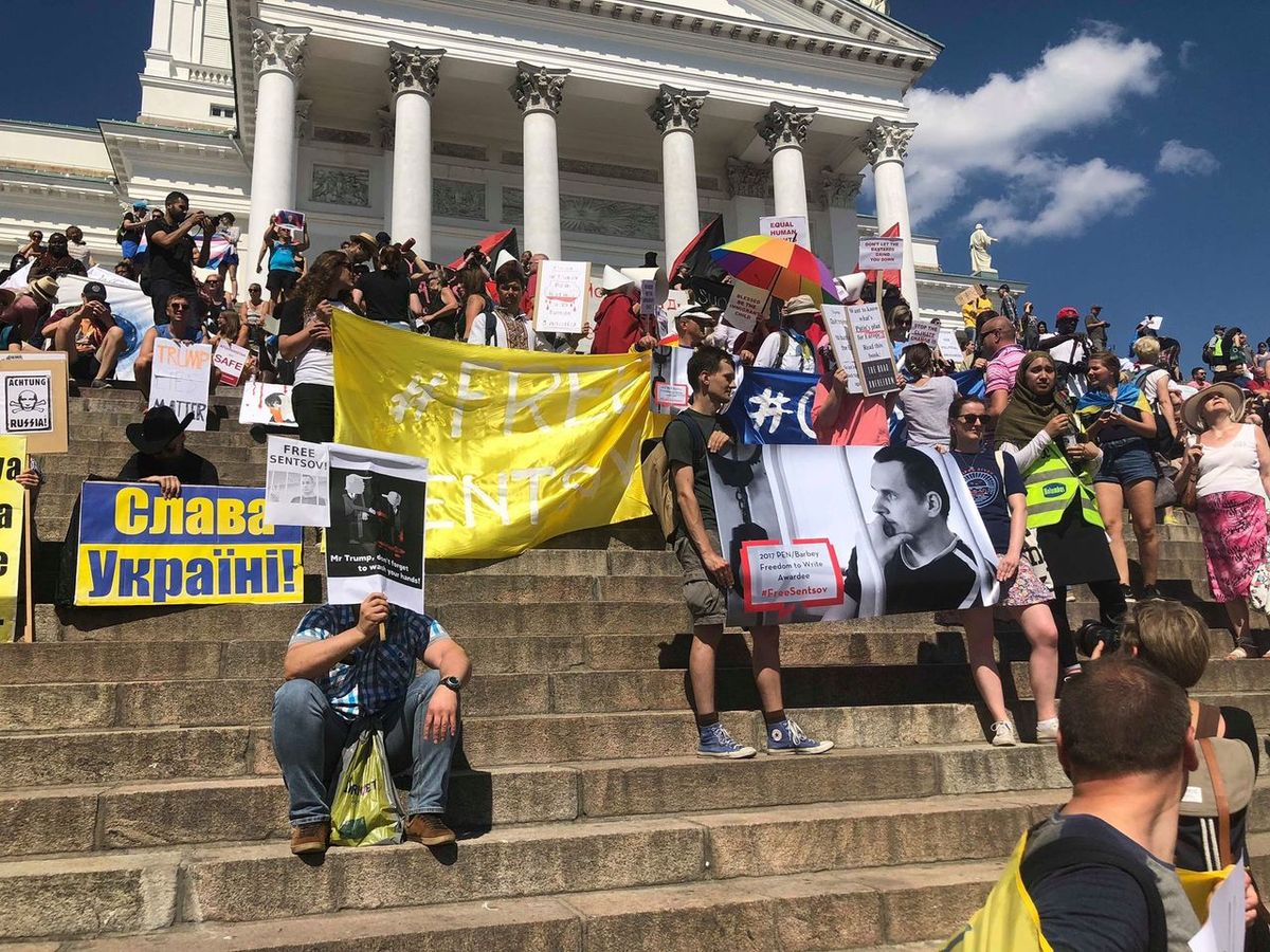 Перед зустріччю Трампа й Путіна  в Гельсінкі, активісти вимагали звільнити Олега Сенцова