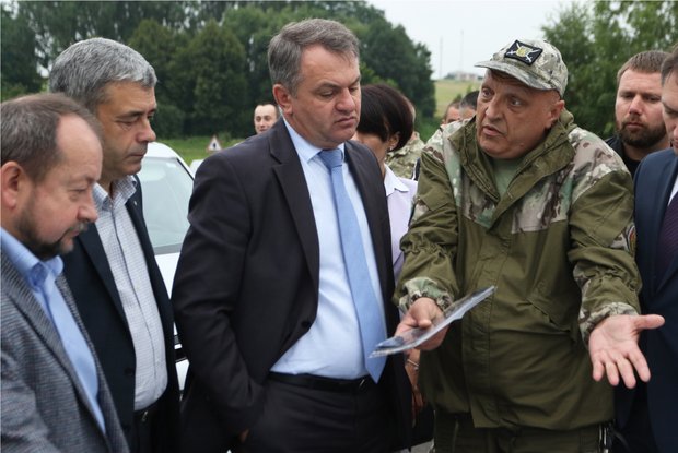 Ґумова Наварія, або Землі вистачить на всіх