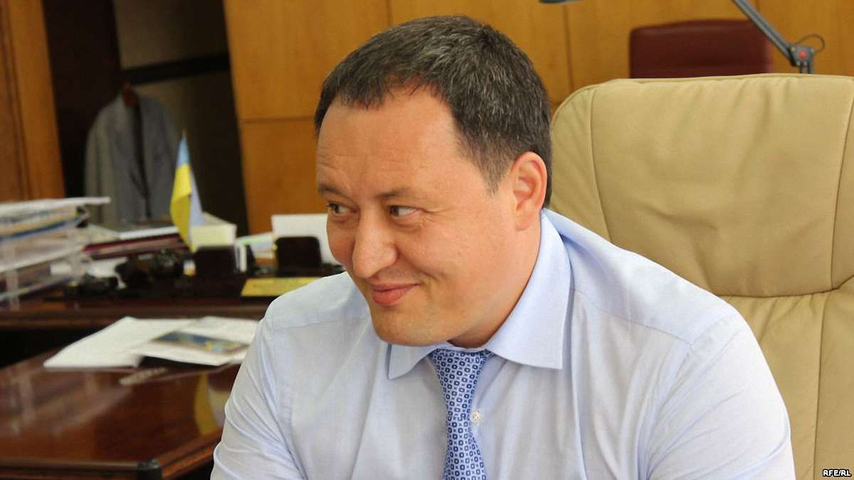 Очільник Запорізької ОДА приховав від декларування п'ять елітних авто