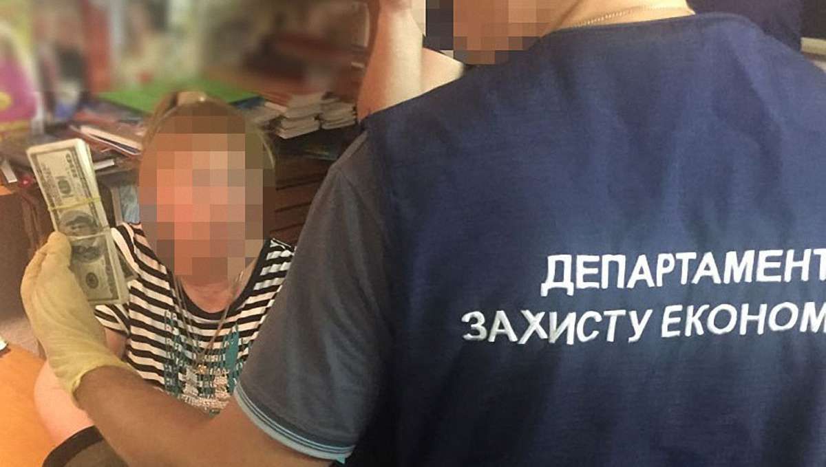 Декан одного з одеських вишів вимагала хабар за «допомогу зі вступом»