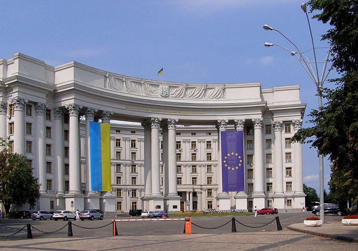 МЗС України відкинуло ідею про референдум на Донбасі під дулом російських автоматів 