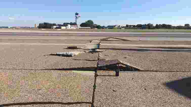 В аеропорту німецького Ганновера внаслідок сильної спеки тріснула злітно-посадкова смуга