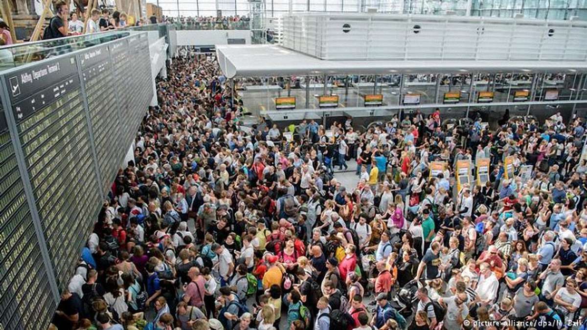 В аеропорту Мюнхена пасажирка випадково скасувала 200 рейсів