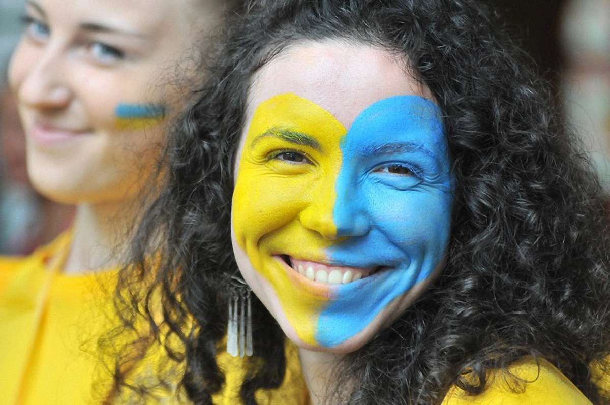Найбільше радості українцям приносять родина та діти, найменше – азартні ігри та наркотики