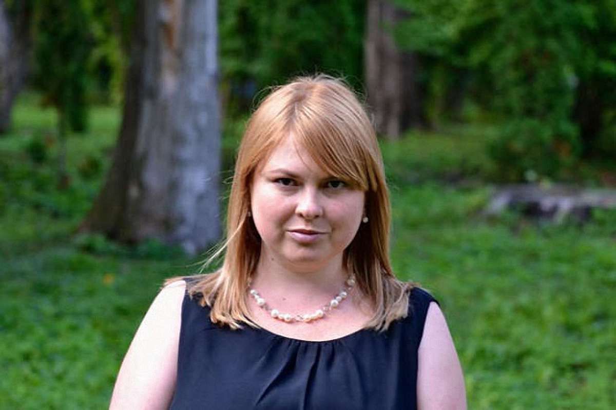 Постраждалу внаслідок нападу радницю мера Херсона перевезуть до Києва санітарним літаком