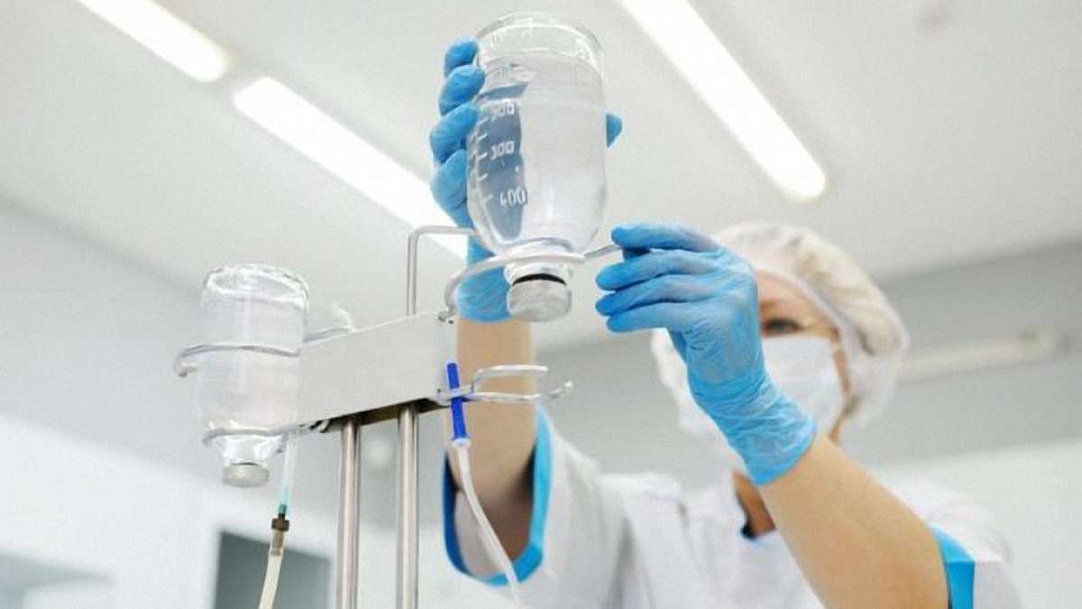 Кількість постраждалих від отруєння шаурмою в Києві зросла до 61 людини