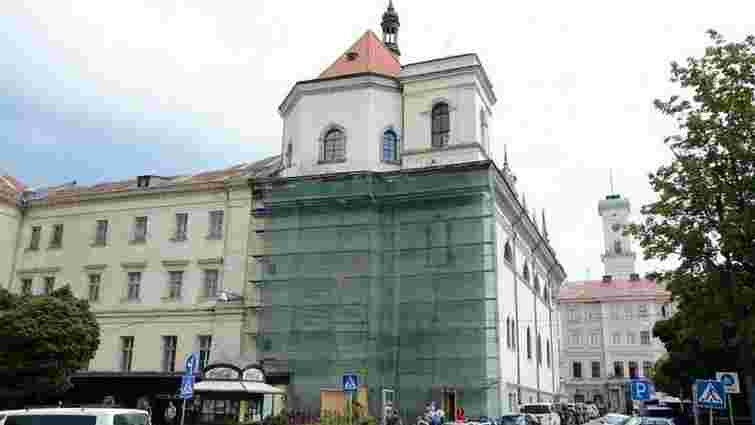 У Львові розпочали ремонт фасаду Гарнізонного храму
